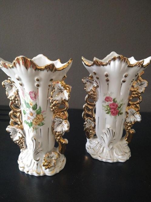 Cornetvaasjes - 2 stuks - 20 cm - vintage, Antiek en Kunst, Antiek | Porselein, Ophalen of Verzenden