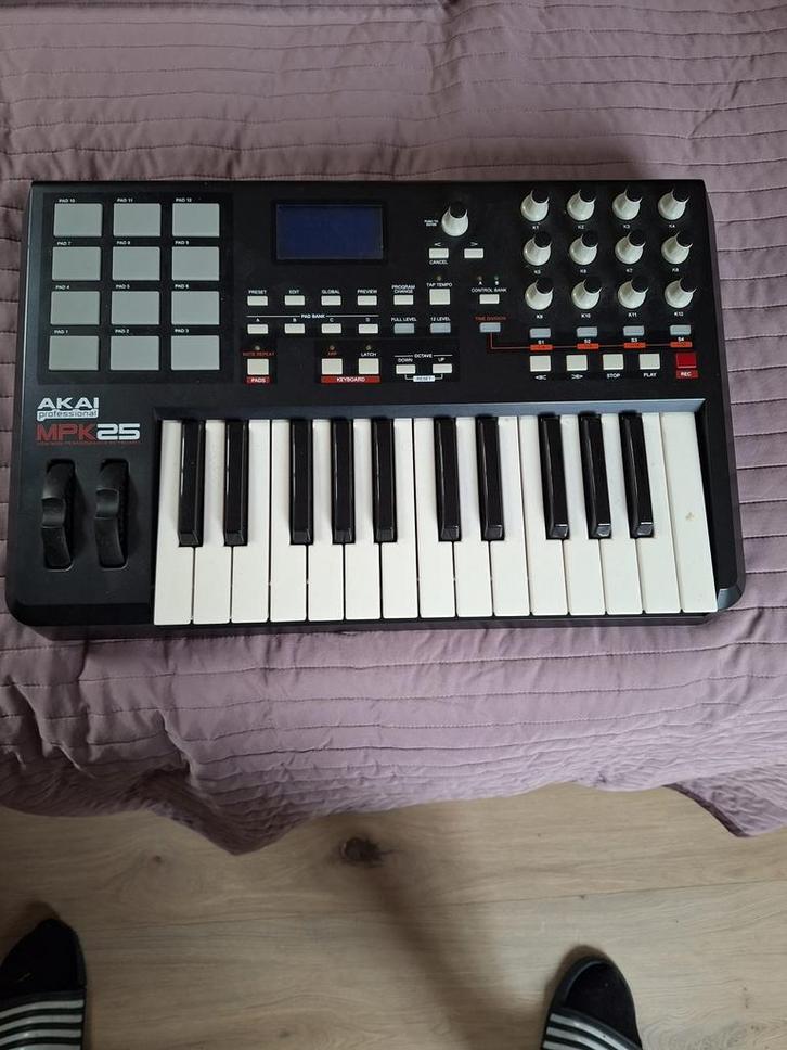 Akai Midi-Keyboard, Muziek en Instrumenten, Midi-apparatuur, Zo goed als nieuw, Ophalen