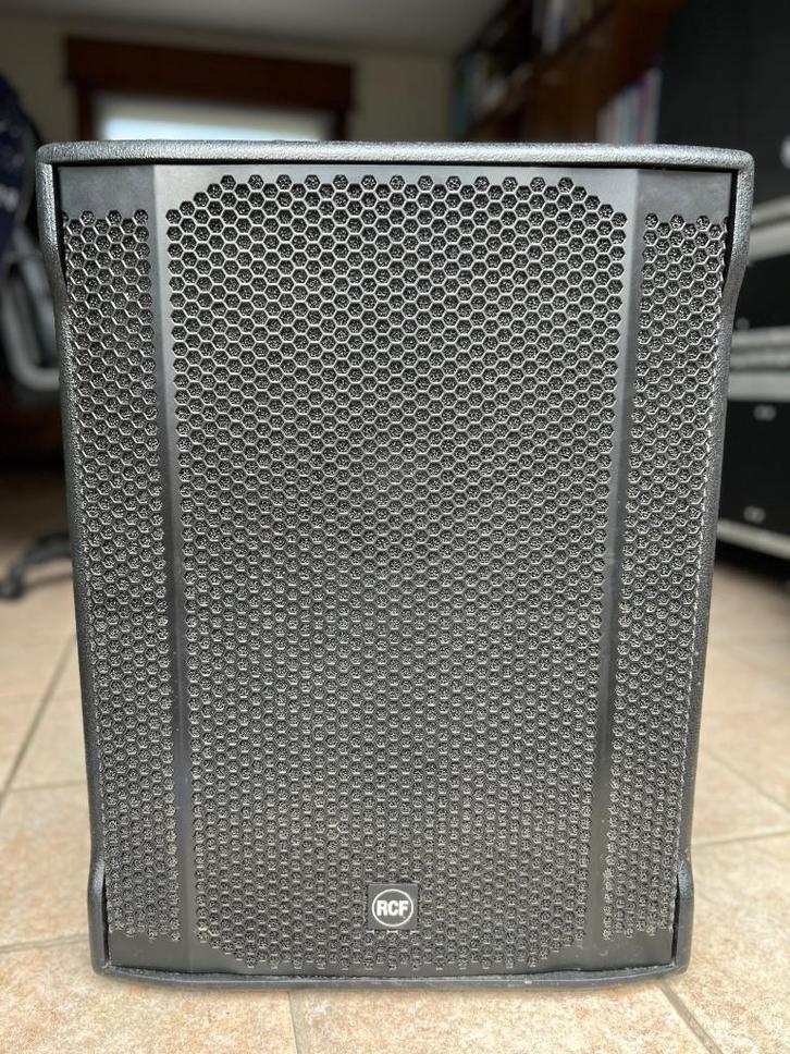 2X RCF SUB708 AS II Caissons de basses 18", Muziek en Instrumenten, Versterkers | Keyboard, Monitor en PA, Zo goed als nieuw, P.A.