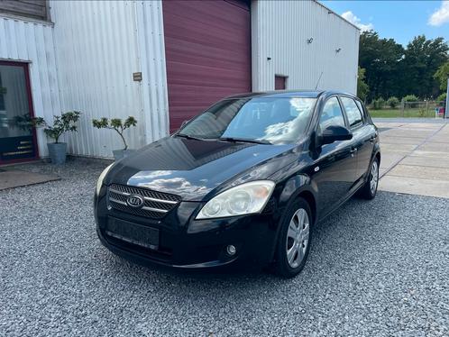 Kia Cee’d 1.6 crdi 90 pk start rijd zeer goed !, Auto's, Kia, Bedrijf, Te koop, (Pro) Cee d, Airconditioning, Diesel, Euro 4, Stadsauto