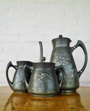 tinnen Jugendstil koffieservies met decoratie van klaprozen beschikbaar voor biedingen