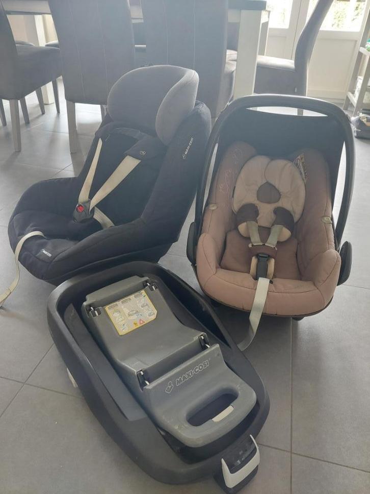 Maxi cosi Pearl en Pebble, met bijhorend isofix-systeem, Kinderen en Baby's, Autostoeltjes, Gebruikt, Maxi-Cosi, 0 t/m 18 kg, Isofix