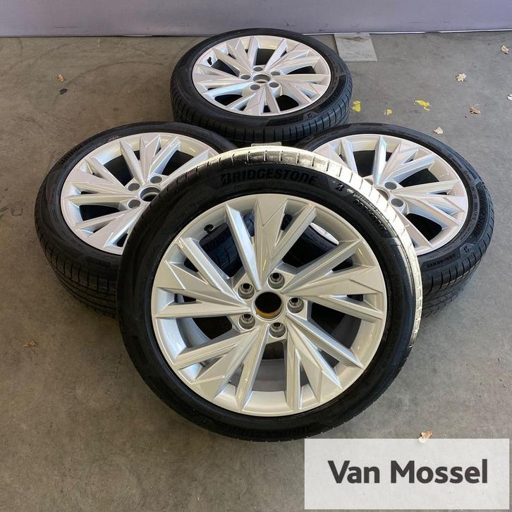 Audi A3 Bridgestone Turanza 225/45/R17 91Y, Auto-onderdelen, Banden en Velgen, Banden en Velgen, Zomerbanden, 17 inch, 225 mm