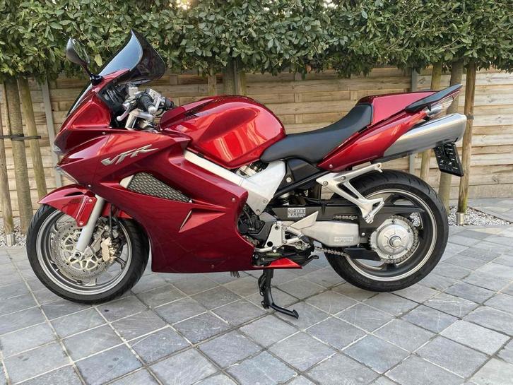 honda vfr 800 v-tec 4/2007 **30000km** ABS**, Motos, Motos | Honda, Entreprise, Tourisme, plus de 35 kW, 4 cylindres, Permis Moto A