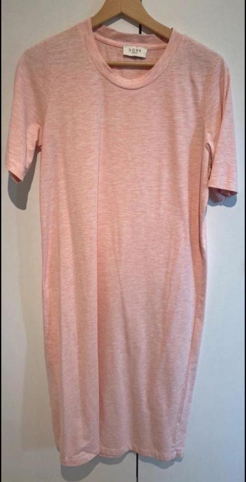 Zomerse midi jurk van Norr maat S, Kleding | Dames, Jurken, Nieuw, Maat 36 (S), Roze, Verzenden