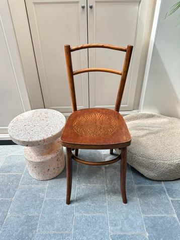 Thonet stoel vintage , bentwood beschikbaar voor biedingen