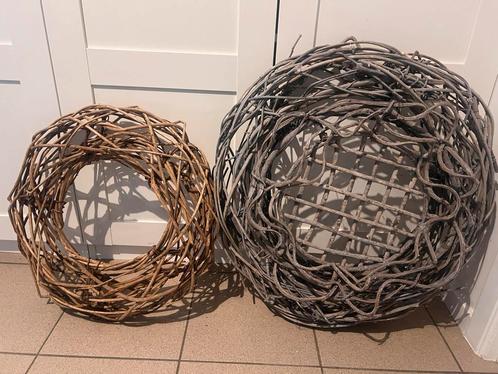 Opvul kransen (7€) en (15€) om aan bloemschikken te doen, Huis en Inrichting, Woonaccessoires | Kransen, Zo goed als nieuw, Ophalen