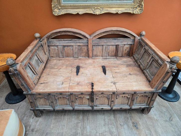 200 jaar oude Indiase bank en bank in massief en nobel en ex, Antiek en Kunst, Antiek | Meubels | Stoelen en Sofa's, Ophalen