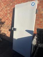 Porte de chambre froide, Enlèvement