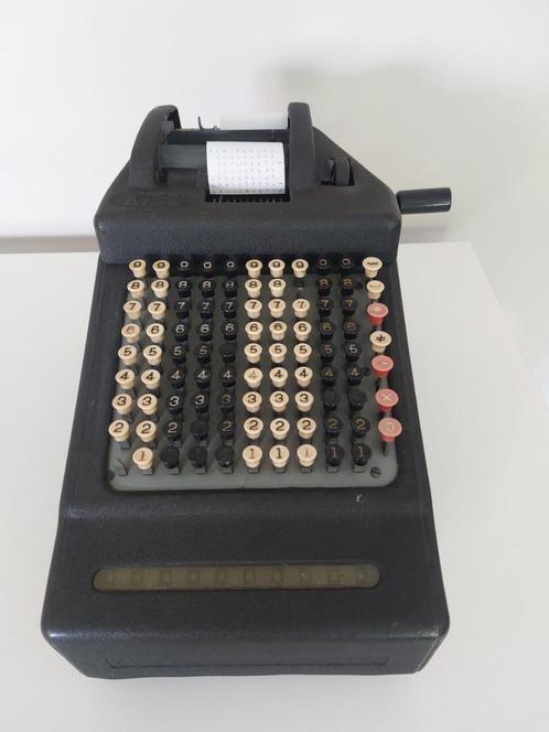 Vintage retro kantoor rekenmachine kassa aldo bona alfa, Antiek en Kunst, Antiek | Kantoor en Zakelijk, Ophalen