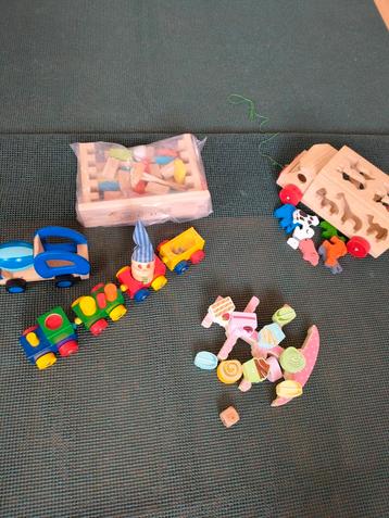 Educatief diverse houten speelgoed  beschikbaar voor biedingen