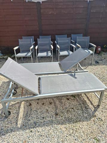 2 ligbedden in aluminum  beschikbaar voor biedingen