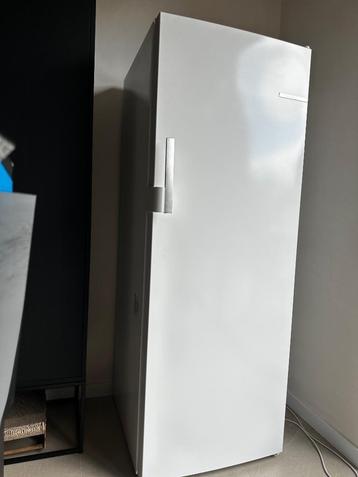 Bosch diepvries, Elektronische apparatuur, Vriezers en Diepvrieskisten, 160 cm of meer, Zo goed als nieuw, Ophalen, Vrieskast