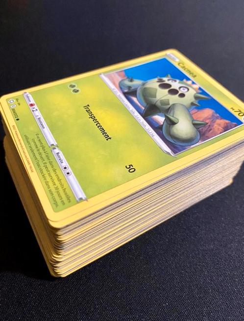 Pokémon-kaartpakket - veel van 100 kaarten, Hobby en Vrije tijd, Verzamelkaartspellen | Pokémon, Zo goed als nieuw, Losse kaart