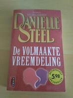 Danielle Steel pocket - De volmaakte vreemdeling, Ophalen of Verzenden