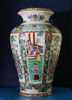 Chinese vaas in Porselein met kleurrijke Chinese motieven., Ophalen