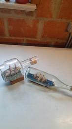 2 bouteilles en verre avec bateau a l interieur, Maison & Meubles