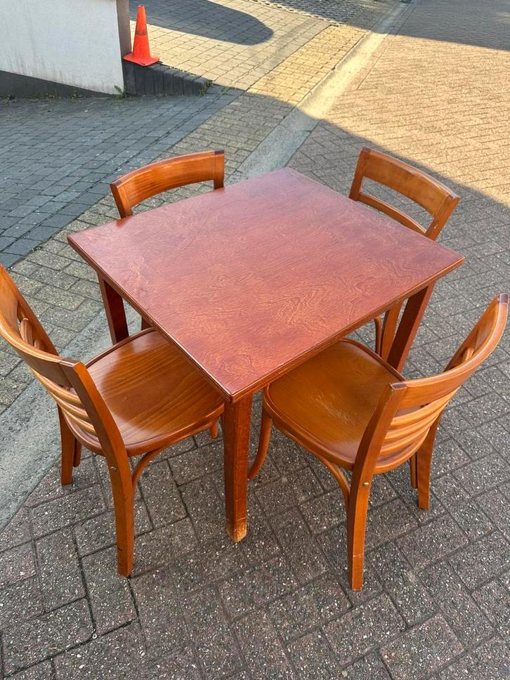 Partij van 56 houten café stoelen, Antiek en Kunst, Antiek | Meubels | Stoelen en Sofa's, Ophalen