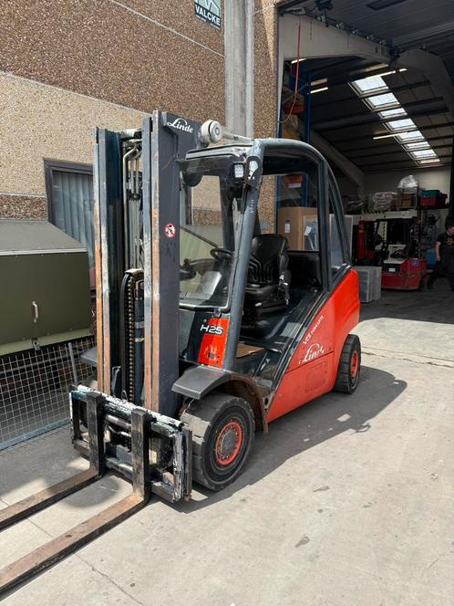 Linde diesel heftruck 2,5 ton teiplex mast + side shift, Zakelijke goederen, Machines en Bouw | Heftrucks en Intern transport