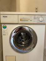Wasmachine Miele novotronic W810, Ophalen, 1200 tot 1600 toeren, Gebruikt, 4 tot 6 kg