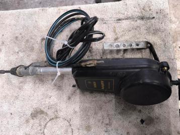 Automatische telescopische antenne met motor beschikbaar voor biedingen