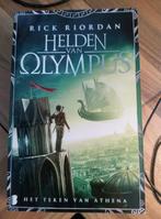 Rick Riordan - Helden van Olympus - Het teken van Athena, Boeken, Ophalen of Verzenden, Gelezen, Rick Riordan