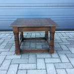 Vol houten bijzettafeltje, Ophalen, Gebruikt, Vierkant, Hout