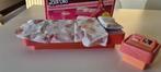 Barbie Mattel - Barbie - Dream Furniture - Bed & Nightstand, Kinderen en Baby's, Speelgoed | Poppen, Ophalen of Verzenden, Barbie