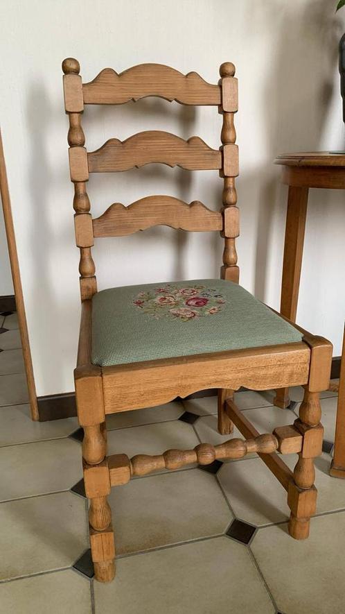 Louis XV stoel met borduurwerk, Antiek en Kunst, Antiek | Meubels | Stoelen en Sofa's, Ophalen