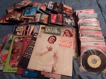 Te koop: set van 45- en 33-toerencd's en vinyl beschikbaar voor biedingen