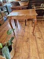 ancienne table d'appoint en bois 70/73/55cm 40€, Maison & Meubles, Enlèvement, Utilisé