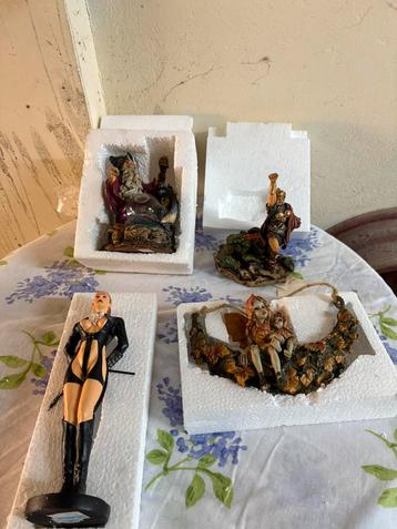 Toute sorte de figurine gothique, Enlèvement ou Envoi