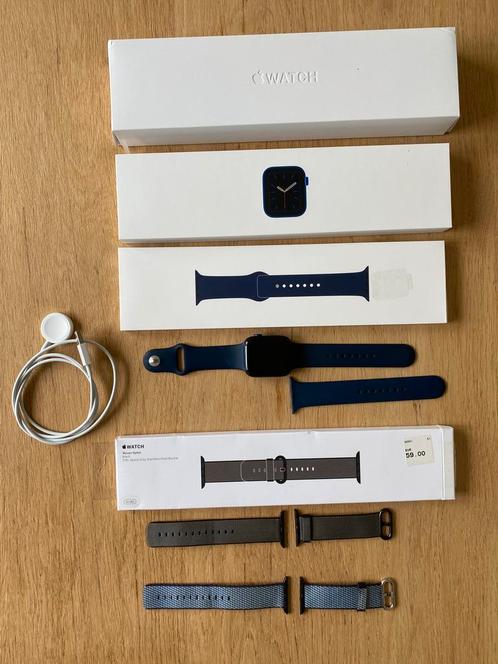 Apple Watch serie 6 blue aluminium case 44mm met vele extra, Handtassen en Accessoires, Smartwatches, Zo goed als nieuw, iOS, Blauw
