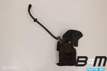 Remklauw RV (bijrijderskant) VW Polo 6N2 3drs 1.0MPI beschikbaar voor biedingen