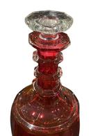 Carafe Rouge en Cristal - Élégance Intemporelle, Antiquités & Art, Antiquités | Verre & Cristal, Enlèvement ou Envoi