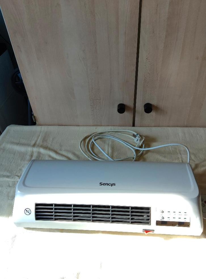 Convecteur murale, Doe-het-zelf en Bouw, Verwarming en Radiatoren, Gebruikt, Radiator, Minder dan 30 cm, Minder dan 60 cm, Hoog rendement (Hr)