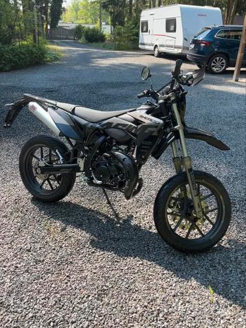 Sherco SM50-R Blackmoon, Fietsen en Brommers, Ophalen, Gebruikt, Klasse B (45 km/u), 50 cc