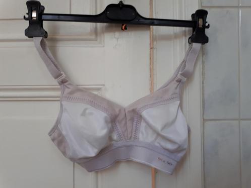 Triumph tractiebeha witgrijs 95B scratchs blauw, Kleding | Dames, Ondergoed en Lingerie, BH, Grijs, Ophalen of Verzenden