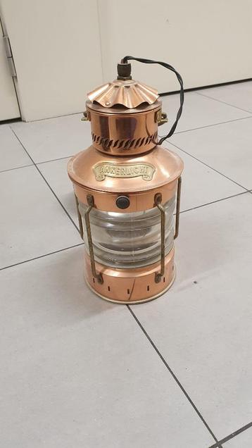 2 antieke werkende marine hanglampen beschikbaar voor biedingen