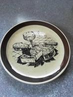 Assiettes à fromage (18) Gien peinte à la main., Huis en Inrichting, Keuken | Servies, Ophalen, Overige materialen, Gebruikt, Bord(en)