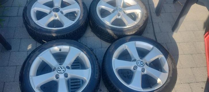 Volkswagen velgen met winterbanden, Auto-onderdelen, Banden en Velgen, Velg(en), Winterbanden, 17 inch, 205 mm, Gebruikt, Ophalen