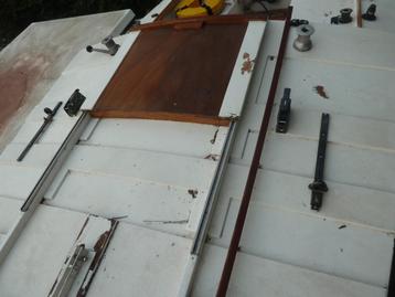 waarschip 570 klusboot met wegtrailer beschikbaar voor biedingen