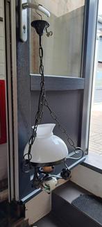 Lampe suspendue et porte manteau en fer forgé, Ophalen