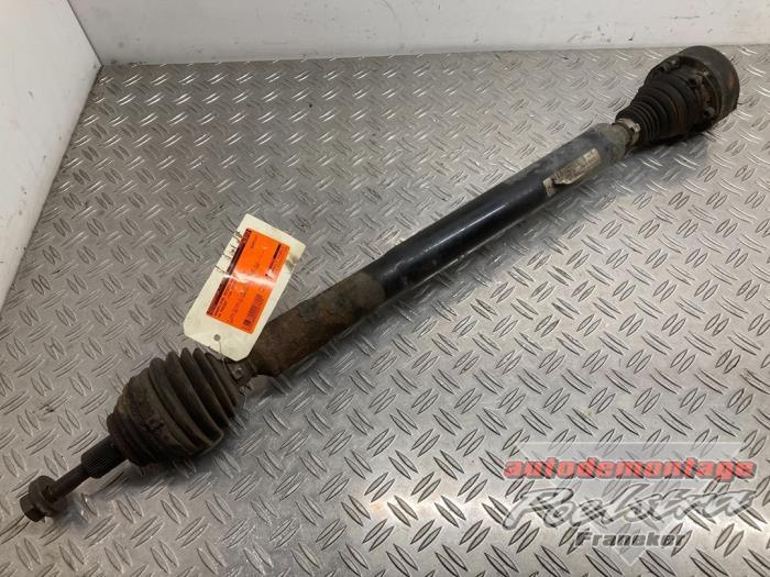 Aandrijfas rechts-voor van een Volkswagen Passat, Auto-onderdelen, Remmen en Aandrijving, Volkswagen, Gebruikt, 3 maanden garantie