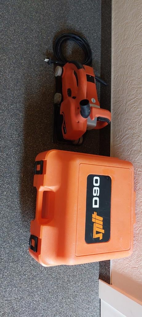 Spit D90 recent onderhouden, Ophalen