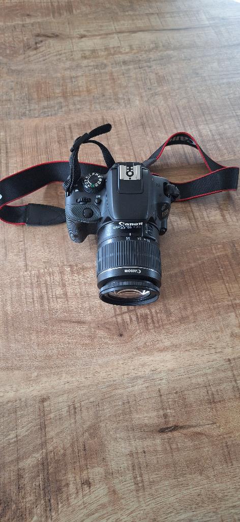 Canon EOS 100 D body en 18-55mm lens en transporttas, Ophalen of Verzenden, Zo goed als nieuw, Spiegelreflex, Canon