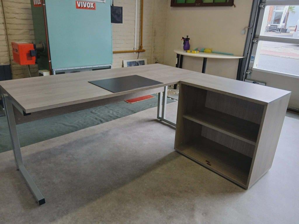 Houten bureau, Ophalen