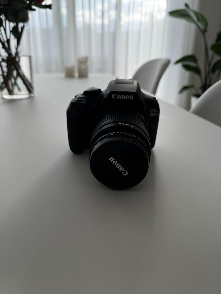 Canon EOS 1300D camera, Ophalen of Verzenden, Zo goed als nieuw, Canon