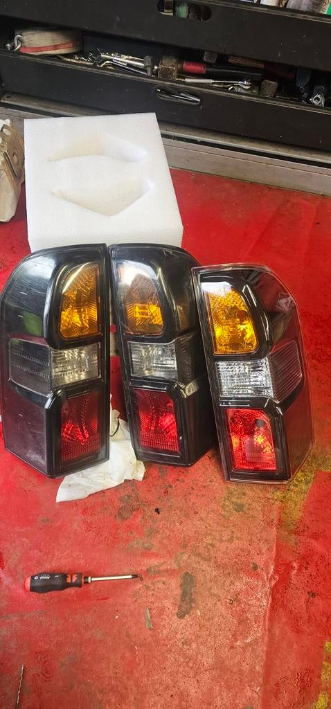 Feux arrière nissan patrol y61 2004 2010, Enlèvement ou Envoi, Nissan