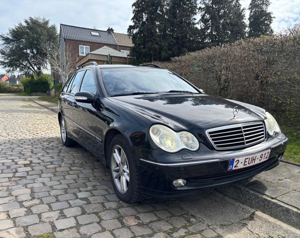 MERCEDES C320 i 4MATIC AVANT-GARDE, Autos, Mercedes-Benz, Cuir, Achat, Noir, Automatique